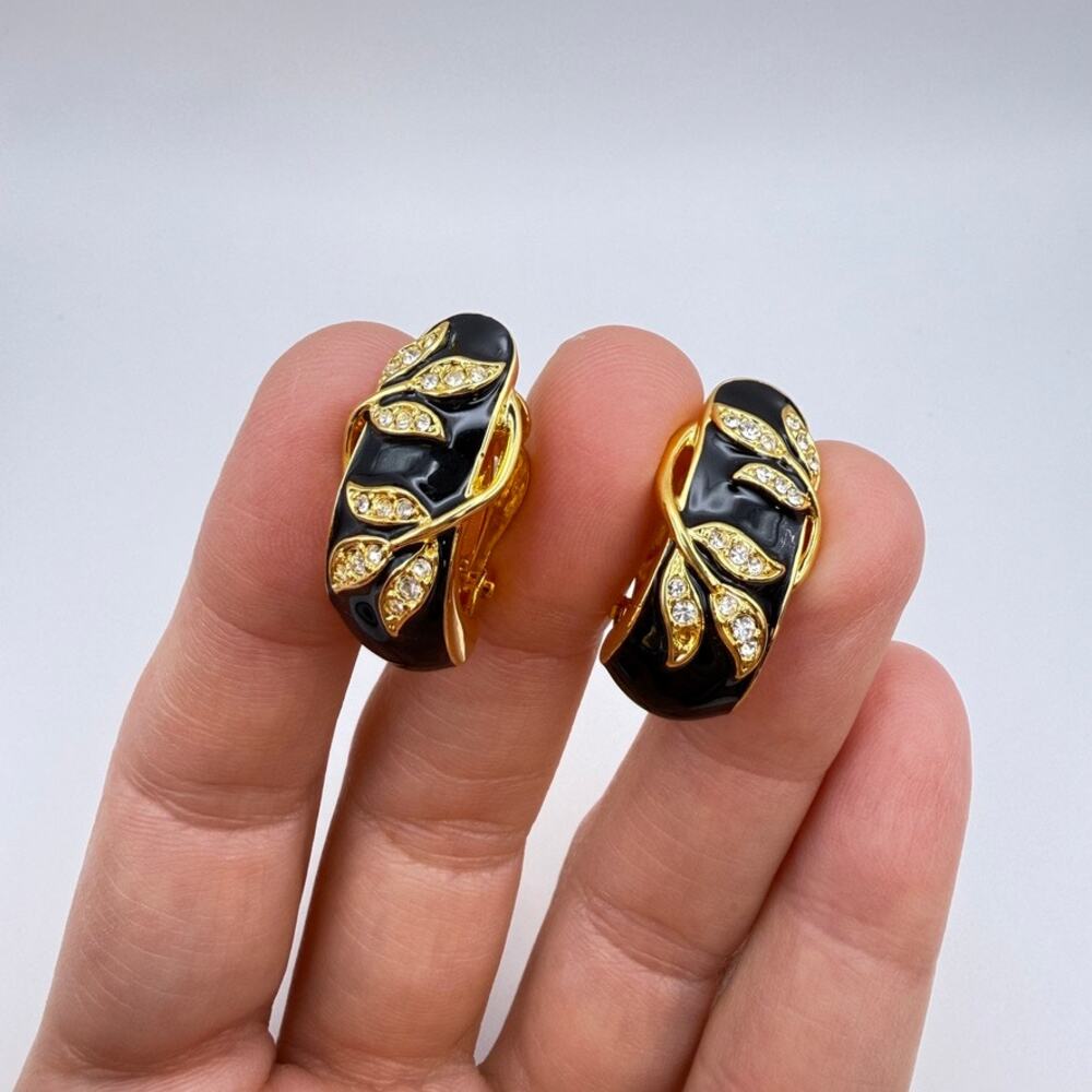 NWOT Vintage JOAN RIVERS Gold-Tone Black Enamel Crystal J-Hoop Clip Earrings